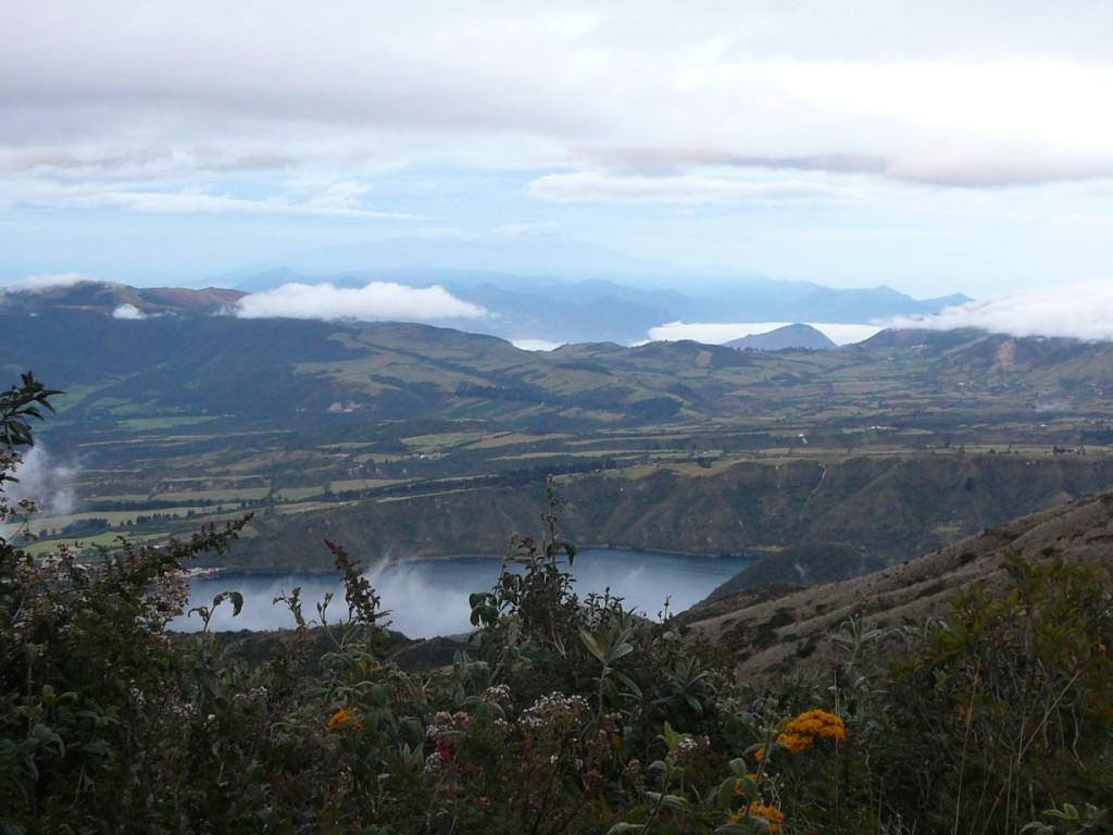 Sendero around the lagoon